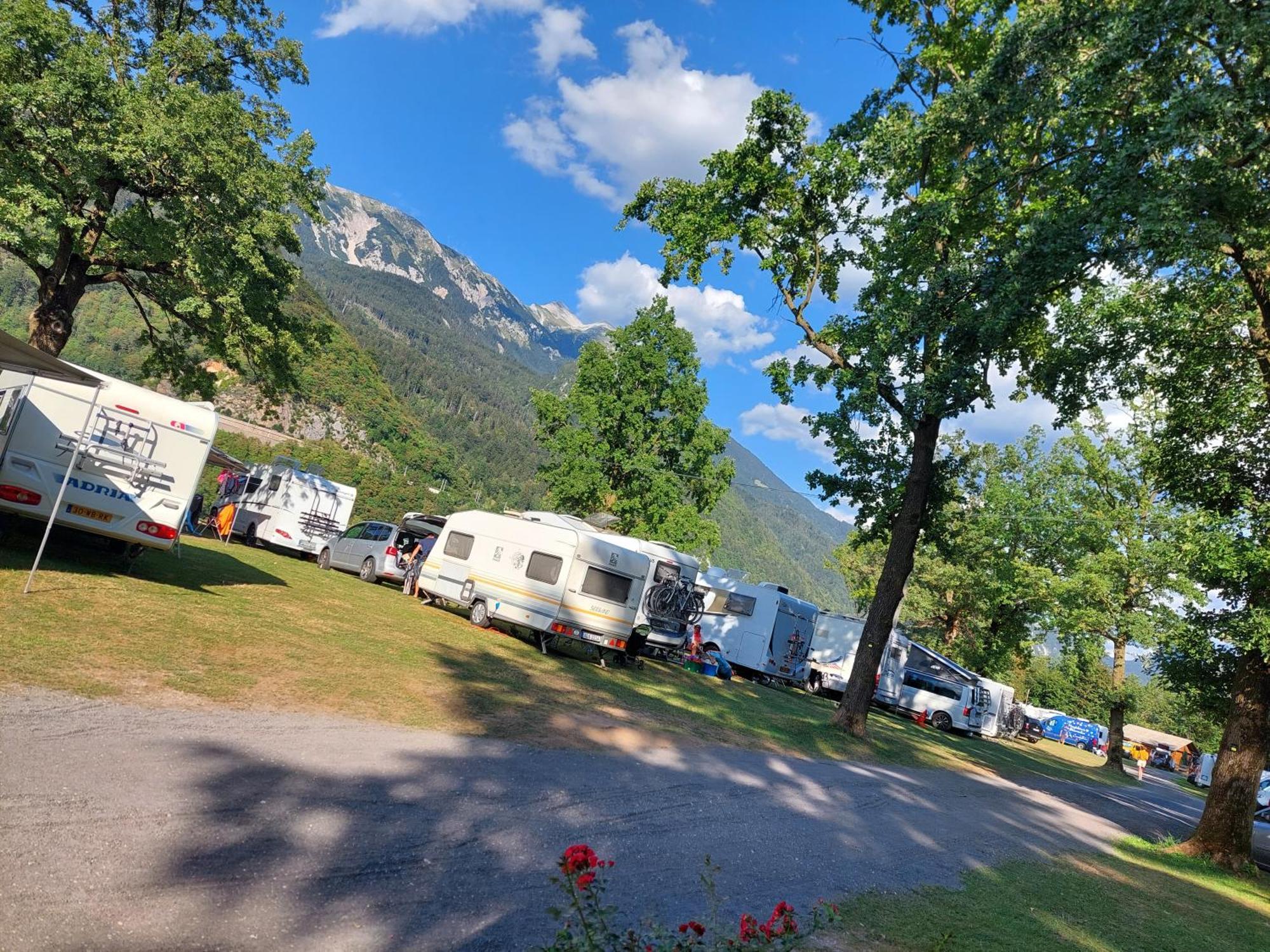 Bungalow Perun Blejska Dobrava Exteriör bild